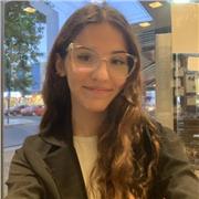 Profesora de Lengua y Literatura brinda apoyo escolar en técnicas de redacción y técnicas de estudio